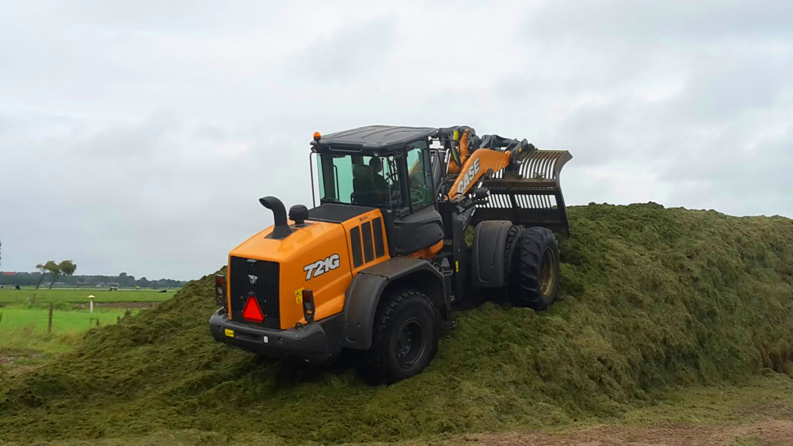 CASE 721G is being tested in the grass